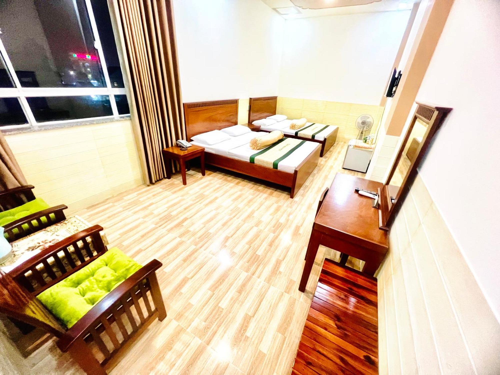 Xuan Huynh 3 Hotel Soc Trang Dış mekan fotoğraf
