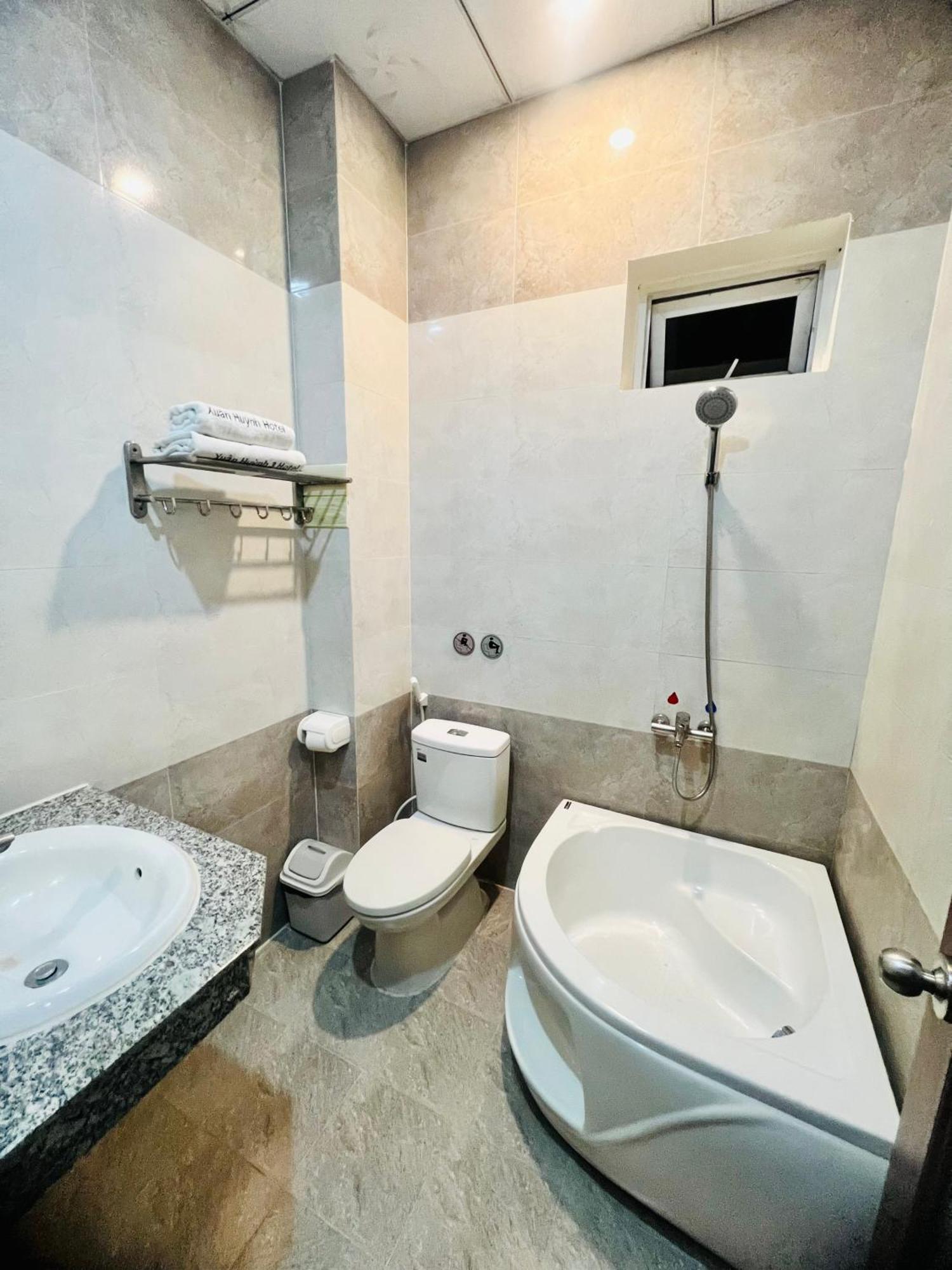 Xuan Huynh 3 Hotel Soc Trang Dış mekan fotoğraf